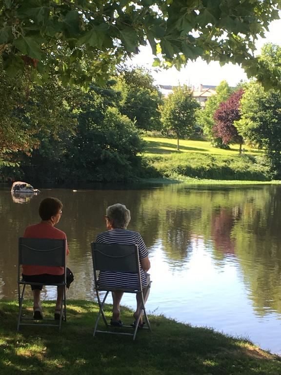 Camping Des Ribieres Confolens Eksteriør bilde