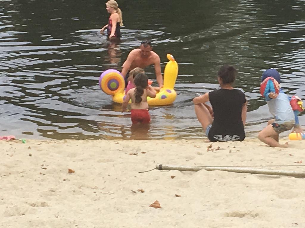 Camping Des Ribieres Confolens Eksteriør bilde