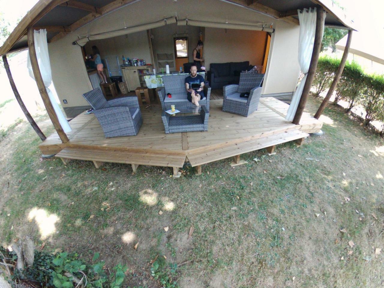 Camping Des Ribieres Confolens Eksteriør bilde